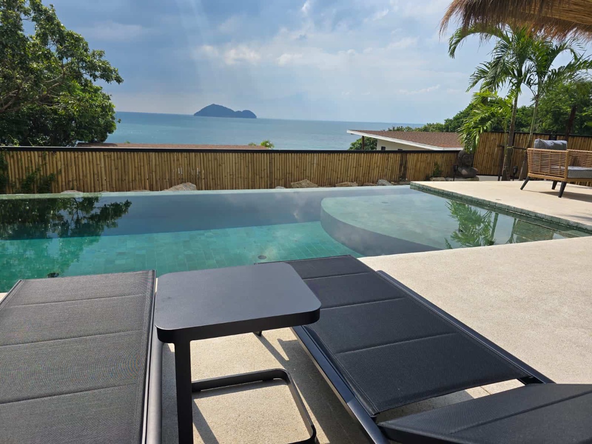 Privater Pool und Meerblick in der Villa Tan