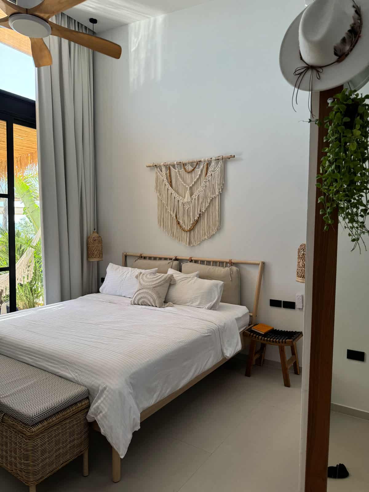 Schlafzimmer in der Villa Liv in Sitaya