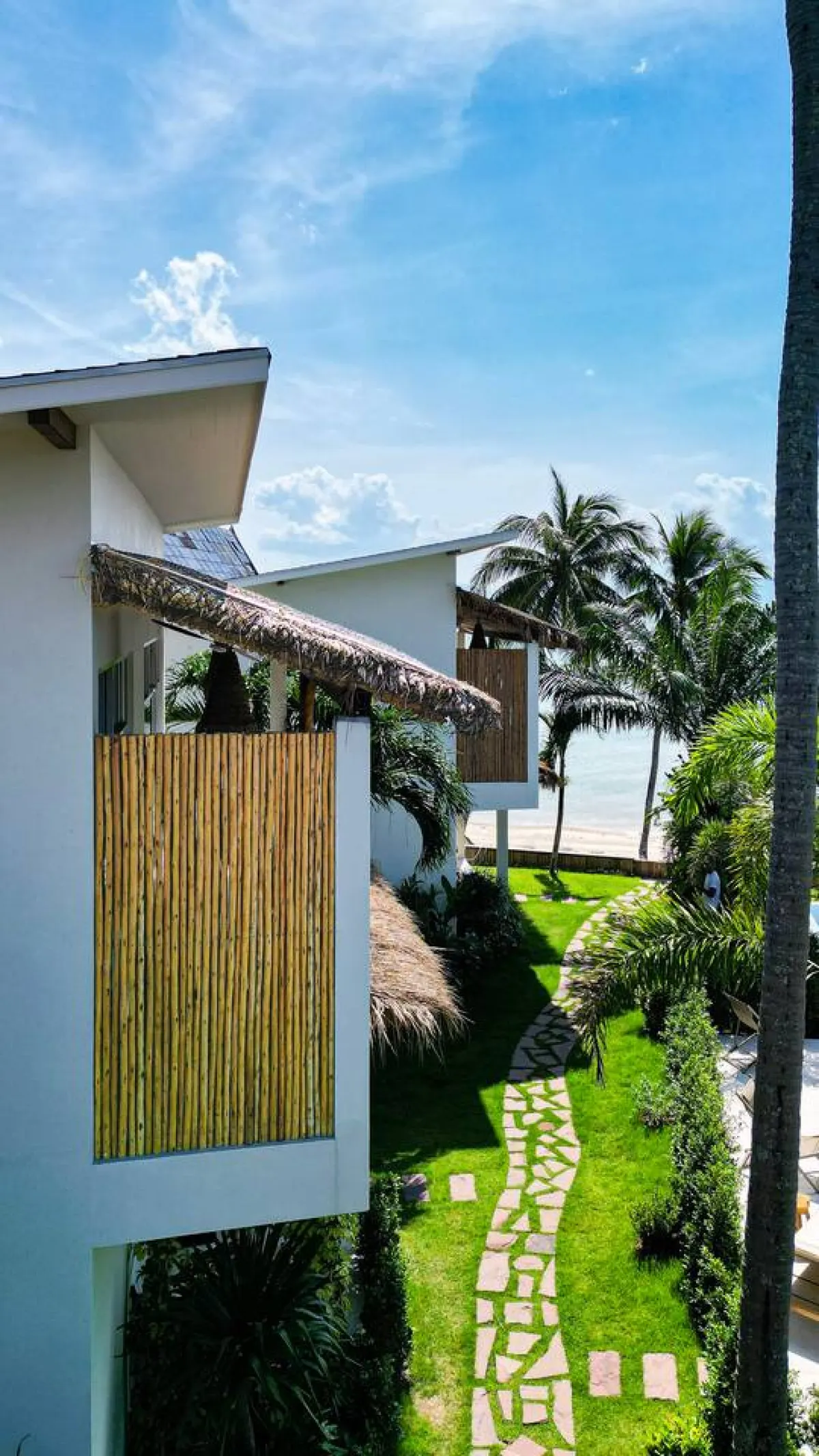Baan Tai Beachfront Dream, Baan Tai — house exterior among tropical trees — Crazy GAKKO Stay