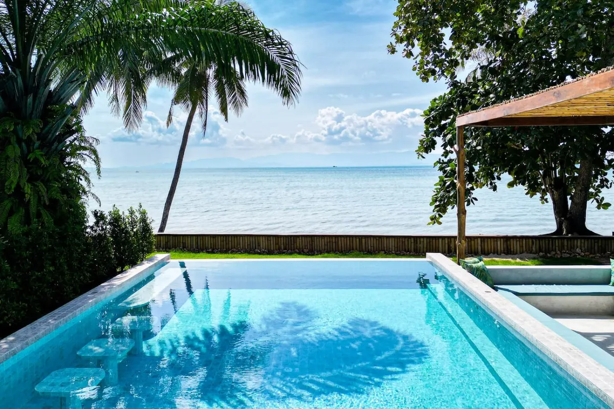 Baan Tai Family Beachfront Villa, Baan Tai — shared pool beside Baan Tai Beach — Crazy GAKKO Stay