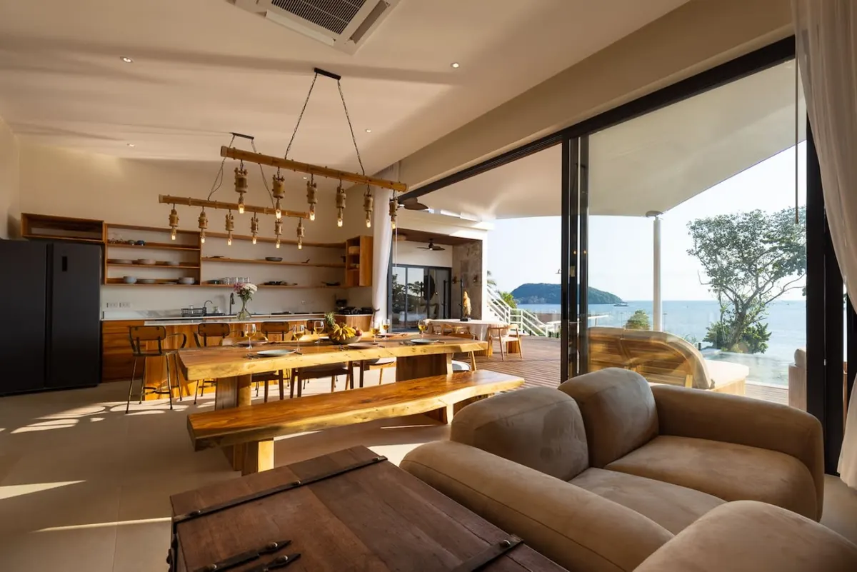 Beachfront Villa Lotus, Nai Wok — open living and dining room — Crazy GAKKO Stay