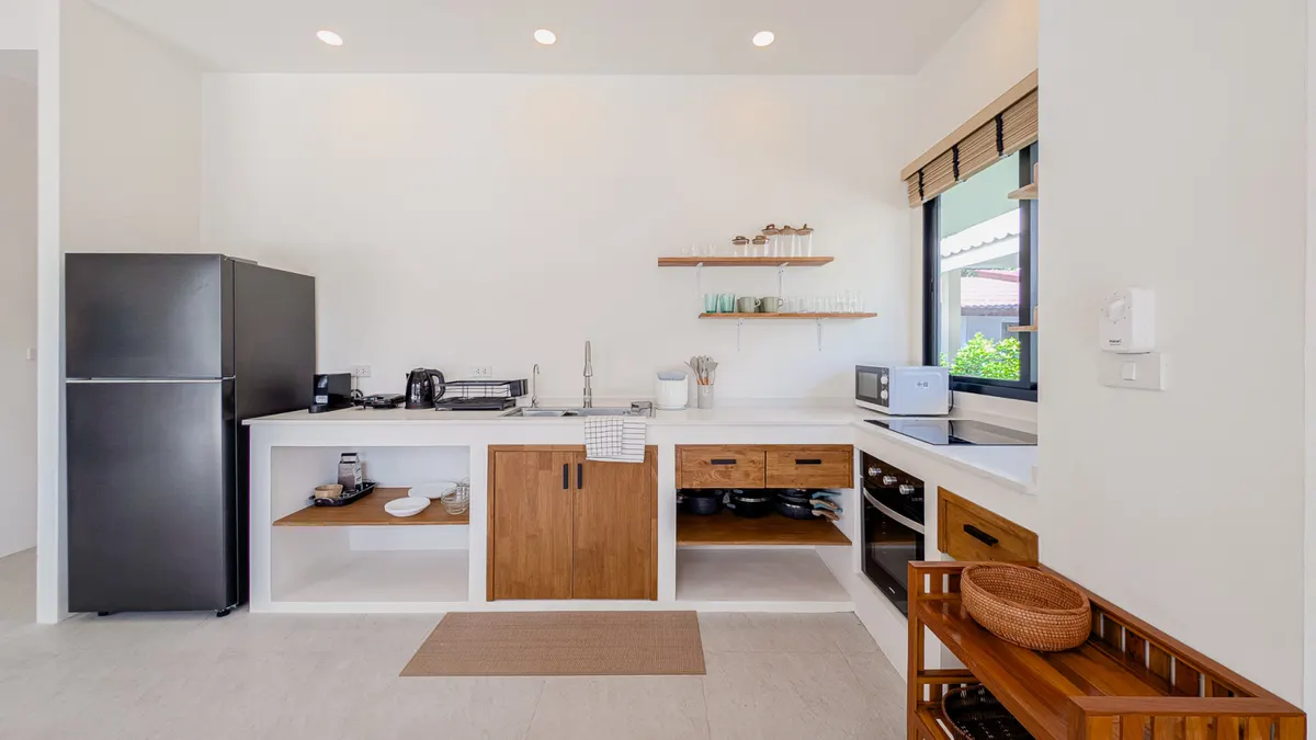 Nina Villa, Haad Yao area — equipped kitchen — Crazy GAKKO Stay