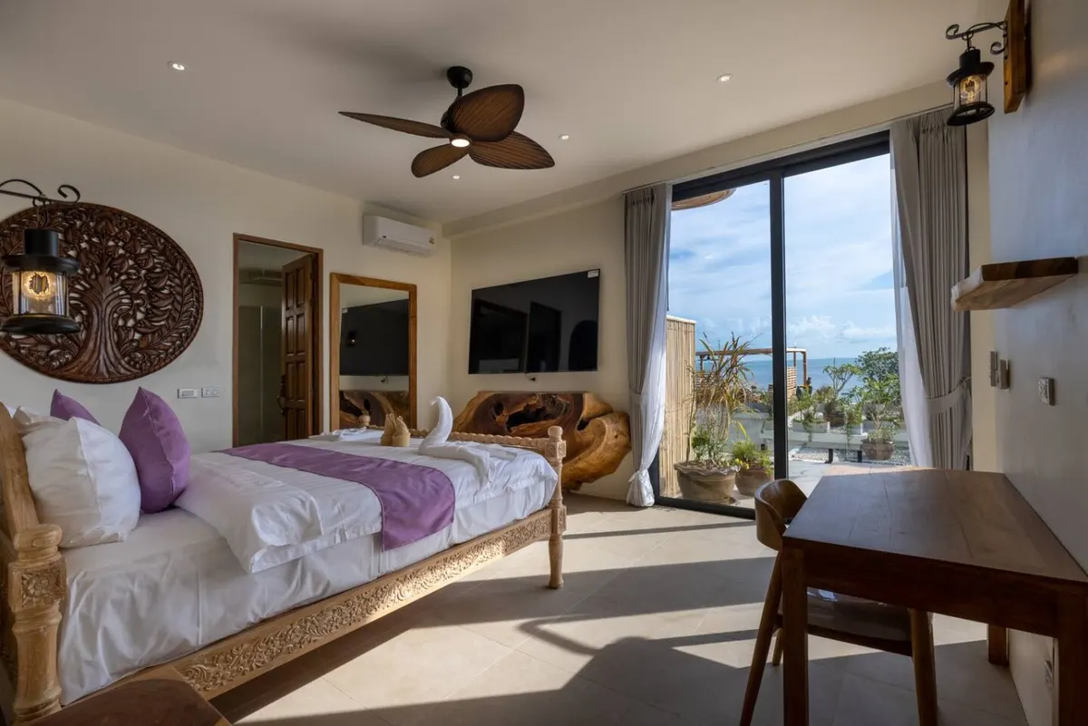 Villa Bodhi, Nai Wok — open living and dining room — Crazy GAKKO Stay