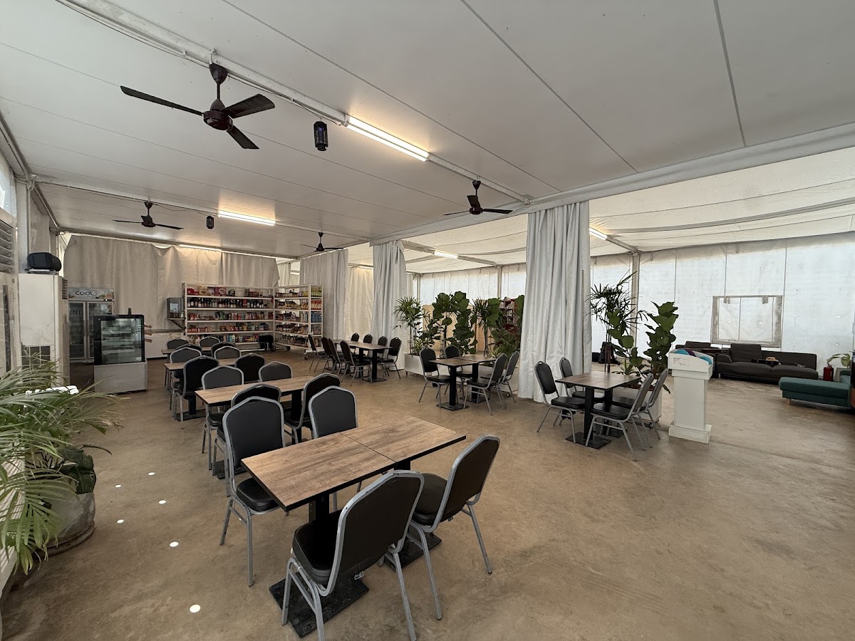 The communal kosher dining area at Chabad House Koh Phangan